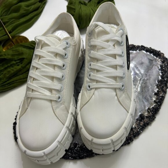 Women’s White Chunky Platform Sneakers – Size 9 - Picture 3 of 11